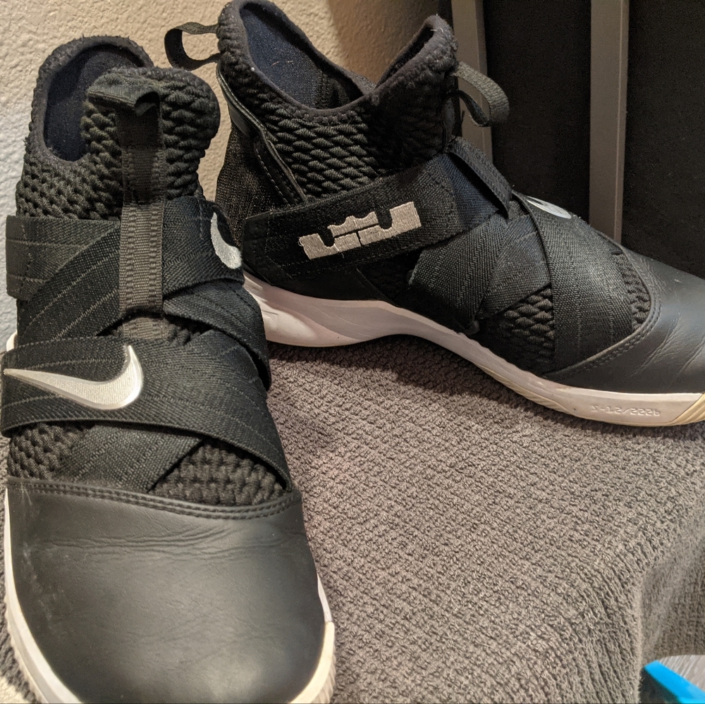 Nike LeBron Soldier XII